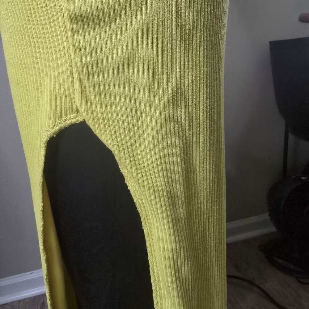 ๐ Yellow Ribbed Maxi Dress | Side Slit | Rue21 | Size Small - Picture 3 of 4